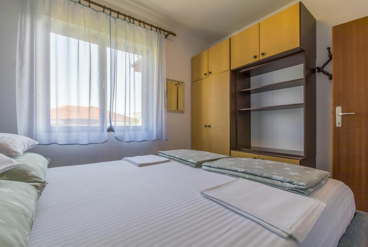 Apartments Dragica Dramalj Exterior photo
